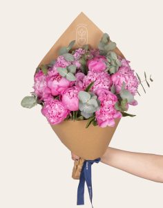 Livraison bouquet de pivoines Monsieur marguerite comparaison bloomyrama
