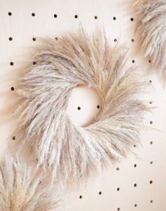 grande couronne de pampa livraison fleurs séchées comparateur bloomyrama