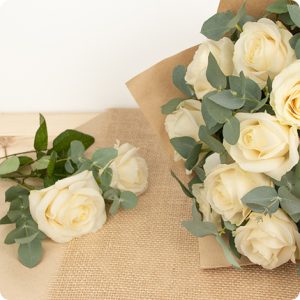 Roses blanches livraison de fleurs bloomyrama