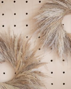 grande couronne de pampa livraison fleurs séchées comparateur bloomyrama