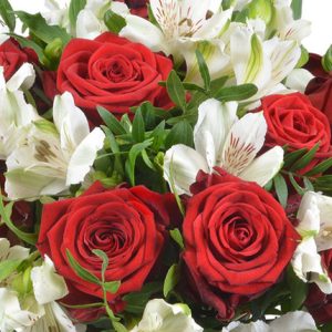 Bouquet de roses rouges et alstroemerias blancs 123fleurs bloomyrama