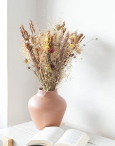 Bouquet de fleurs séchées tons crème monsieur marguerite comparaison bloomyrama